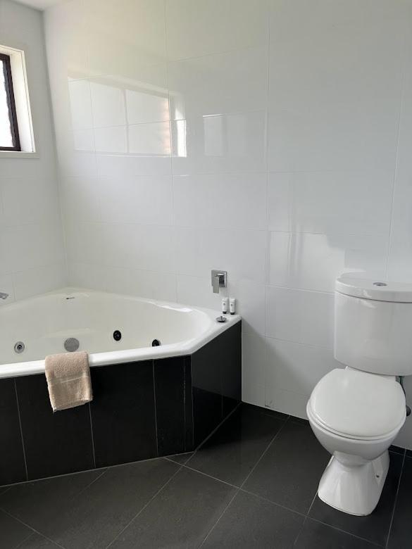 Best Western Colonial Village Motel Warrnambool Habitación foto